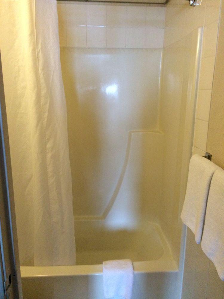 Red Deer Inn & Suites Extérieur photo