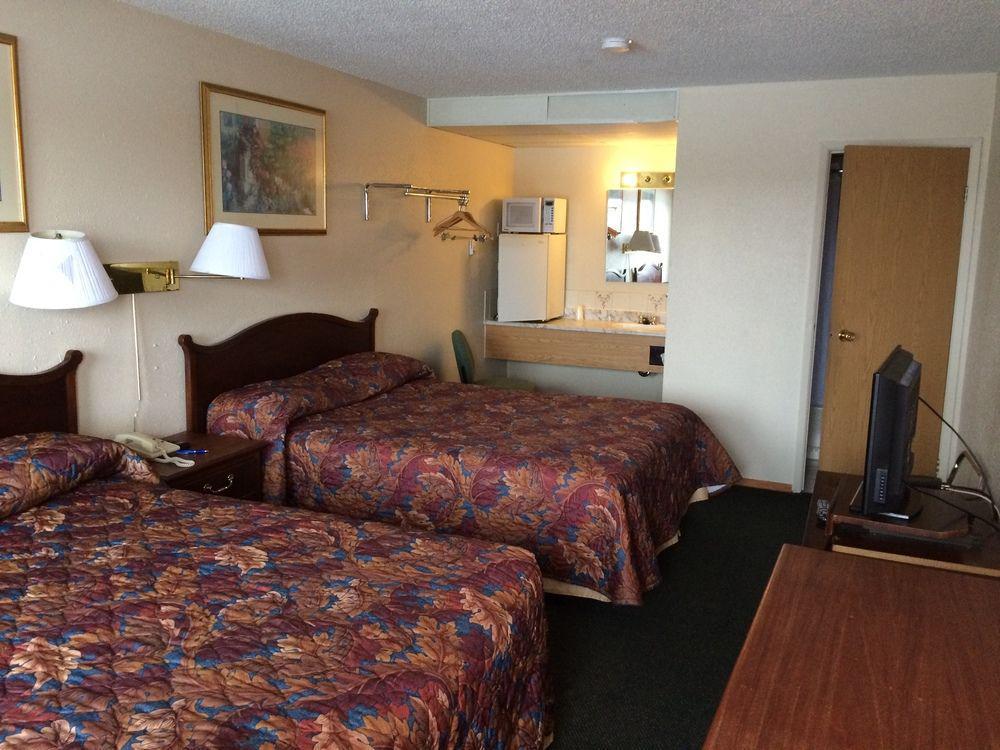 Red Deer Inn & Suites Extérieur photo