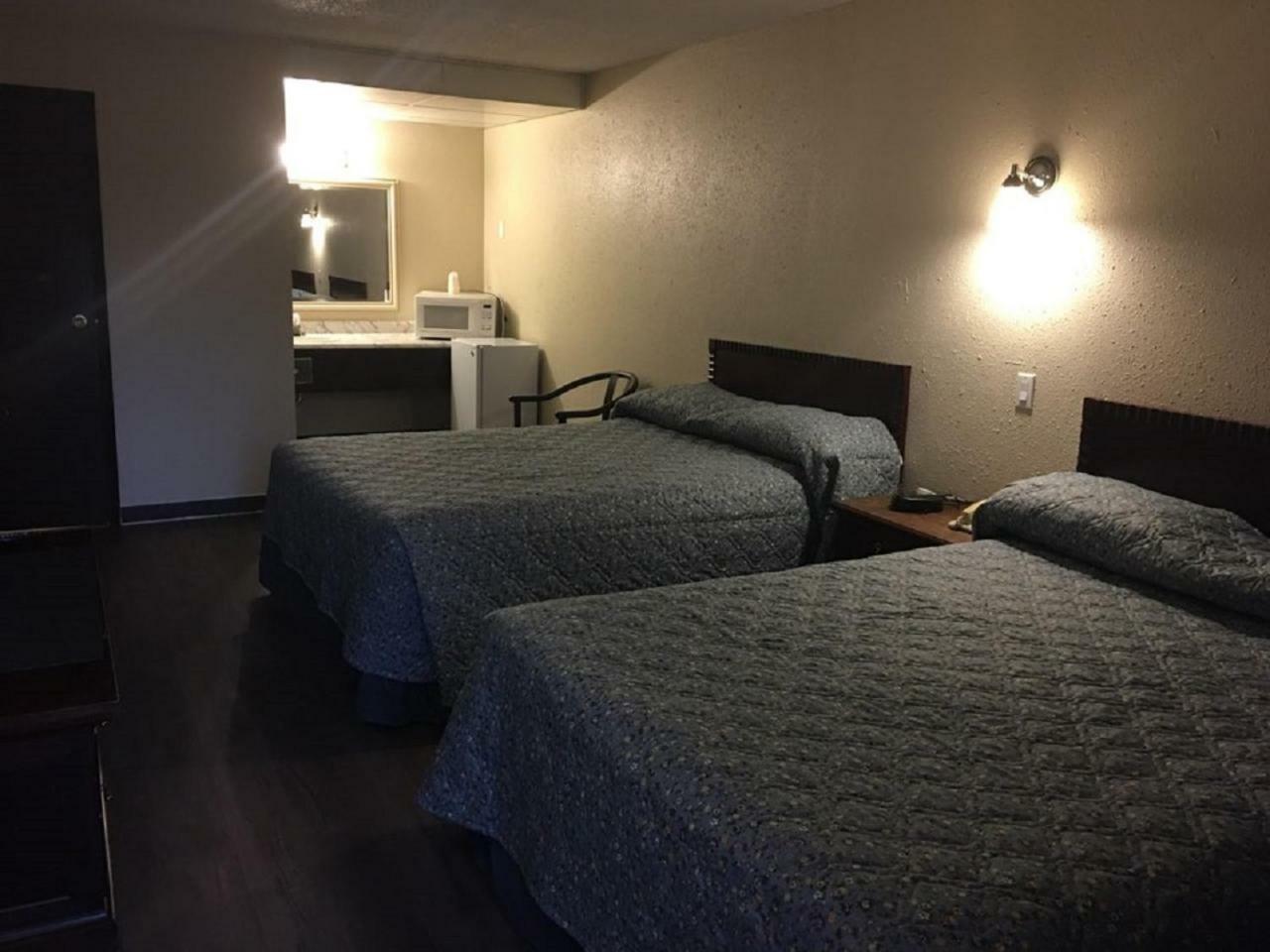 Red Deer Inn & Suites Extérieur photo