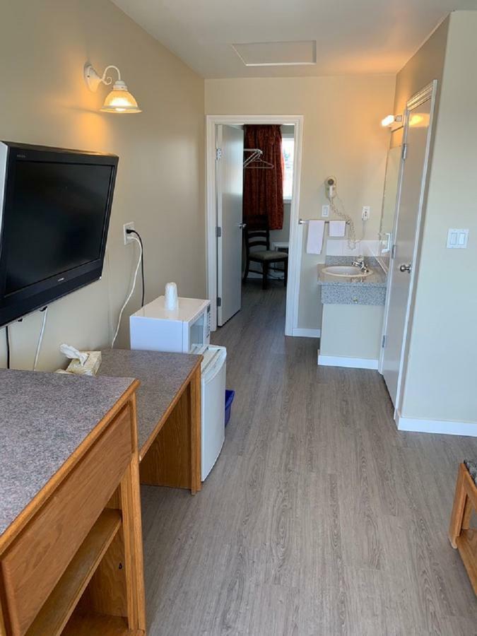 Red Deer Inn & Suites Extérieur photo