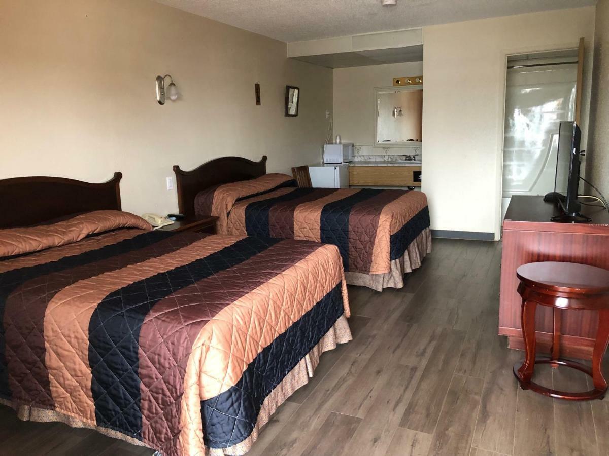 Red Deer Inn & Suites Extérieur photo