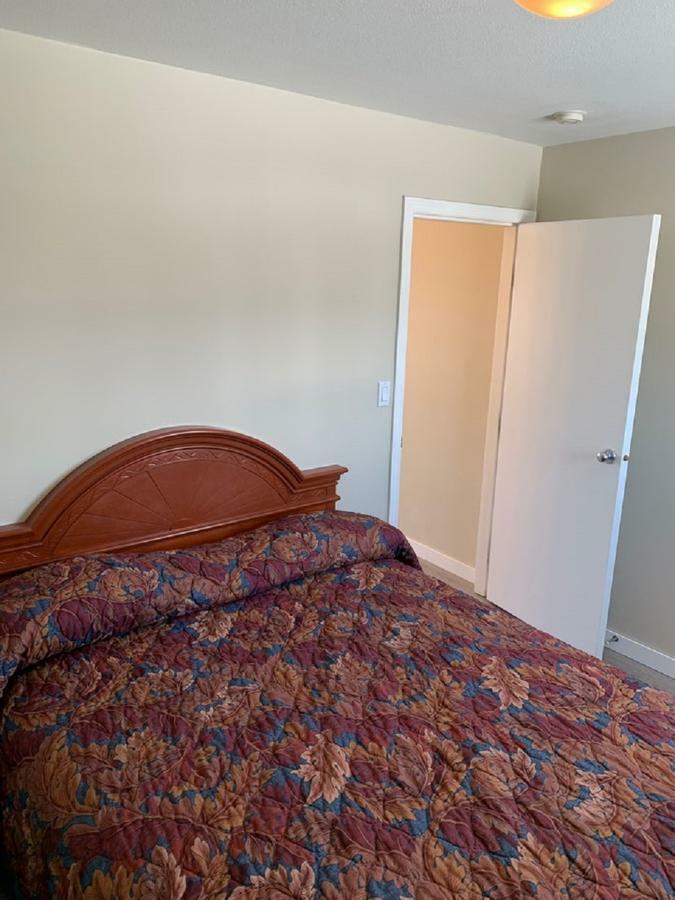 Red Deer Inn & Suites Extérieur photo