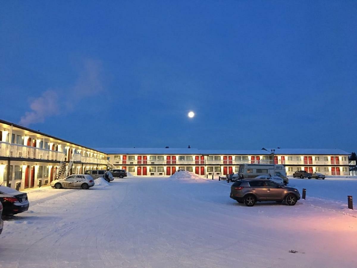 Red Deer Inn & Suites Extérieur photo