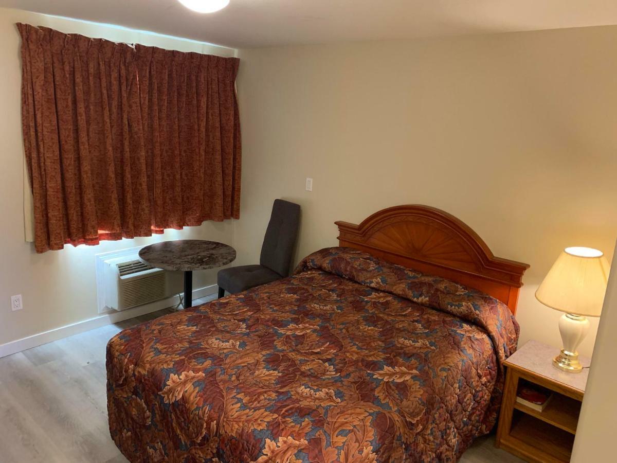 Red Deer Inn & Suites Extérieur photo