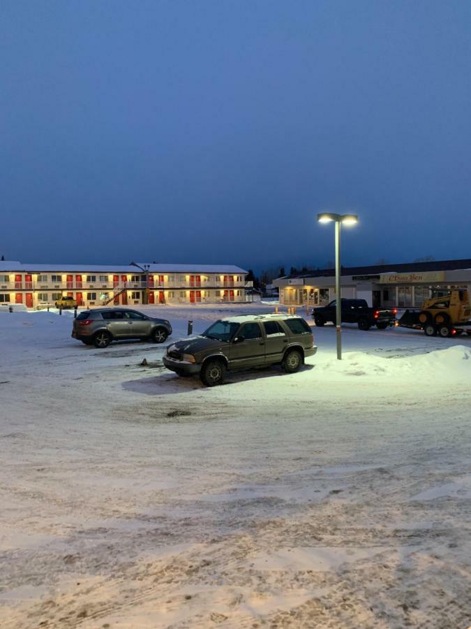 Red Deer Inn & Suites Extérieur photo