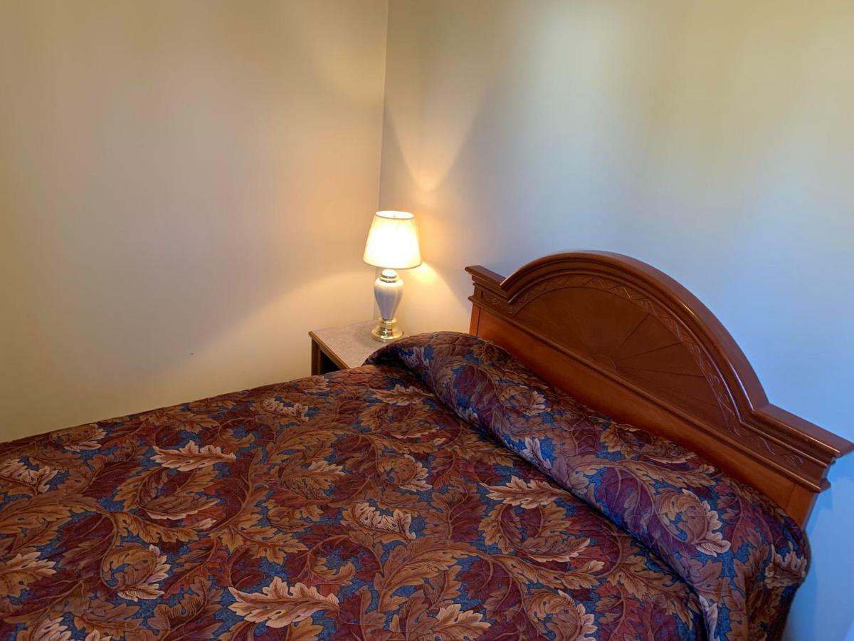 Red Deer Inn & Suites Extérieur photo
